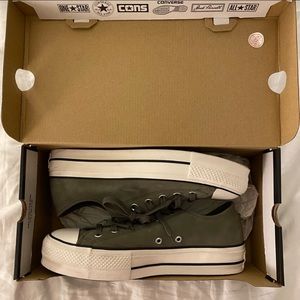 🌟 Chuck Taylor All Star Field Surplus
Lift Sneakers 🌟
